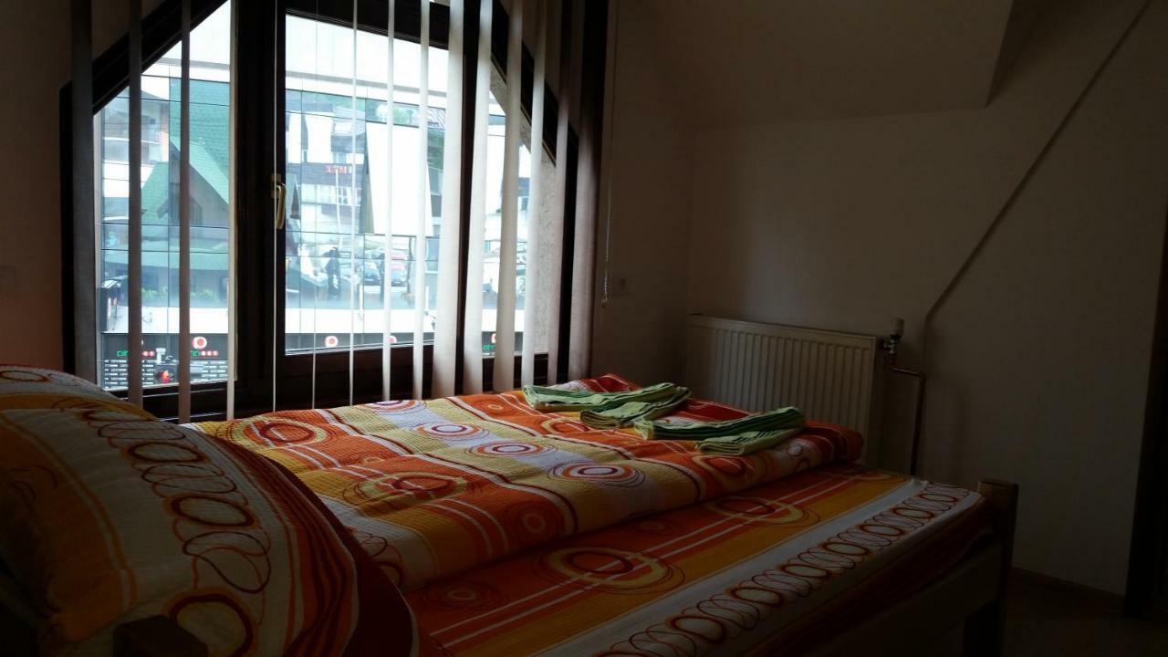 Art Hotel Nova Varos Ngoại thất bức ảnh
