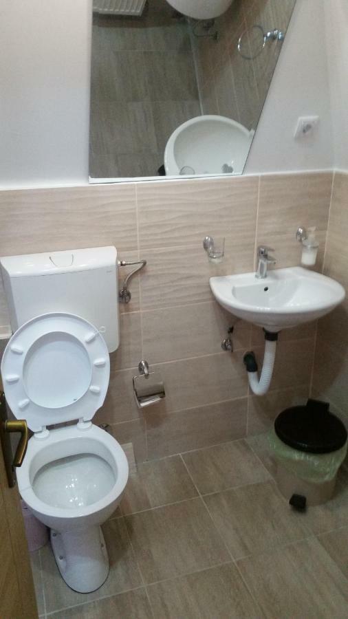 Art Hotel Nova Varos Ngoại thất bức ảnh